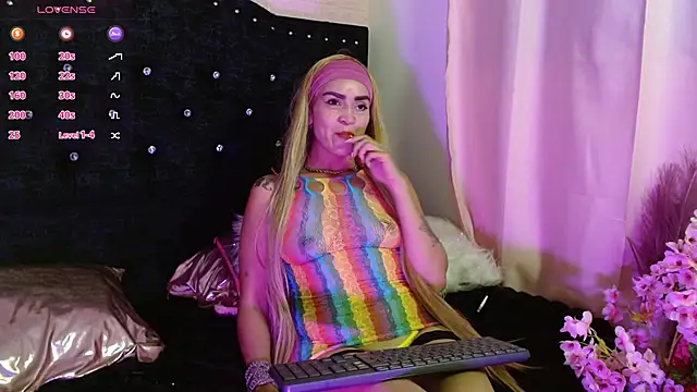 Ambar_Rouxee's cam snapshot