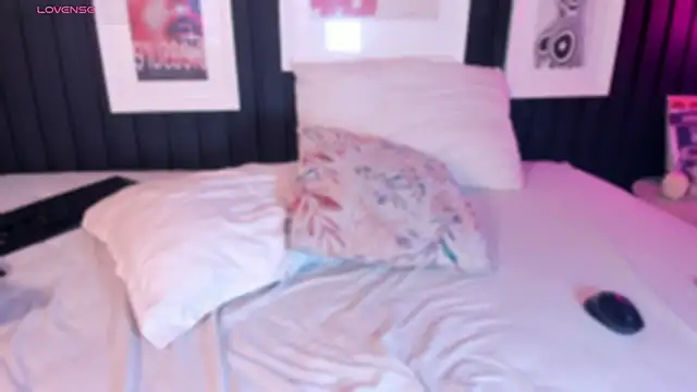 leslie_thompson's cam snapshot