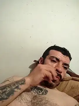 BuggyKeen live sex cam