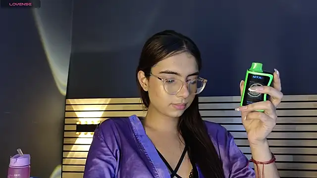 sara_saenz99 live sex cam