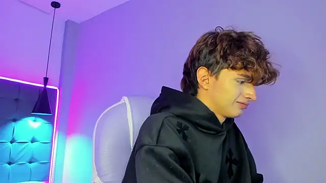 NicolasFerrer18 live sex cam