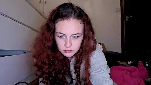 ENGLISHEMILY_69's cam snapshot