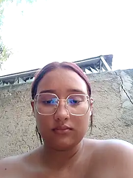 young_dairy01's cam snapshot