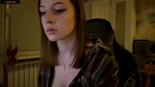 SoonMoilanen live sex cam