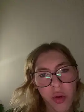 Milly-Kiss's cam snapshot