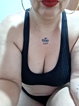 Madurita81 live sex cam