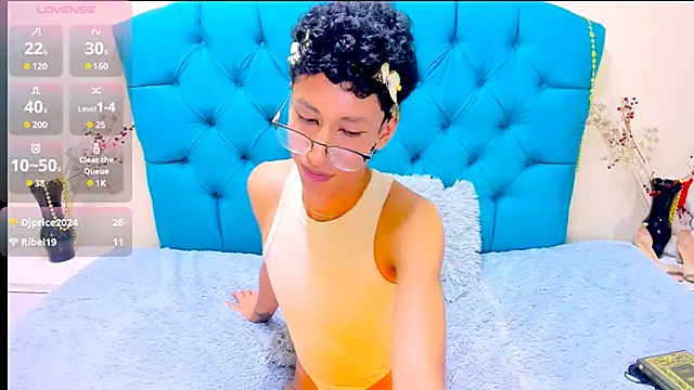 NoaMillers live sex cam