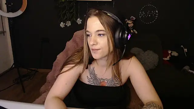 Luna_Lynn live sex cam