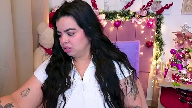 MiahJoness live sex cam