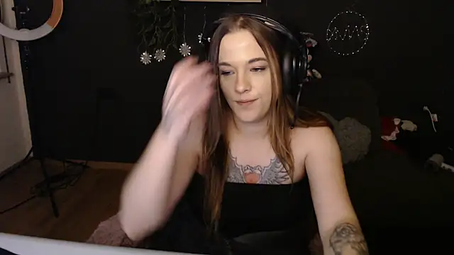 Luna_Lynn live sex cam