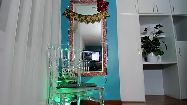 MilenaCrown live sex cam