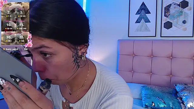 KikiVelvet live sex cam