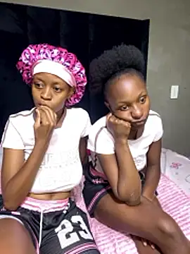 SexyPetitex25 live sex cam