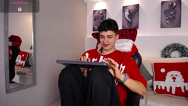 AdrianRinaldi live sex cam