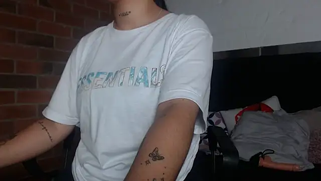 salome__hills1's cam snapshot