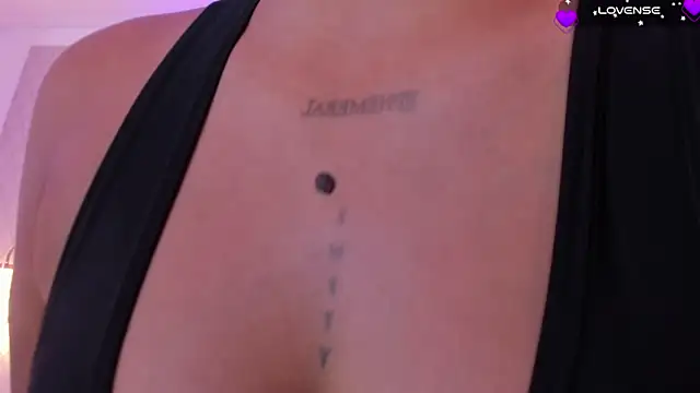 nina_desire_'s cam snapshot