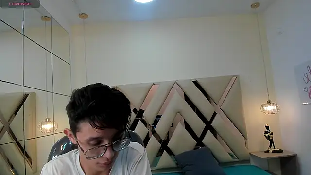 SantiagoRusso18 live sex cam