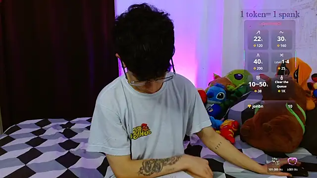 aaronjames1's cam snapshot