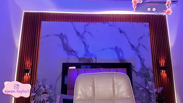 Jeen_Taylor's cam snapshot