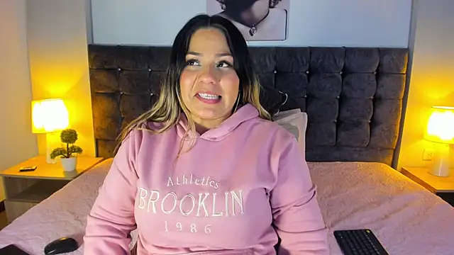 isabella_horney_'s cam snapshot