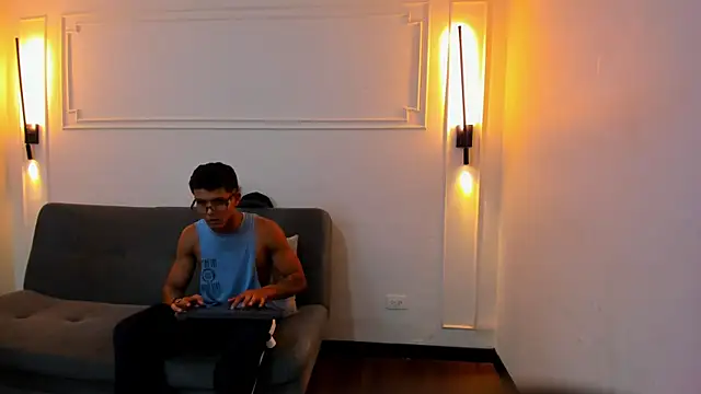 Paradise_boy_s live sex cam