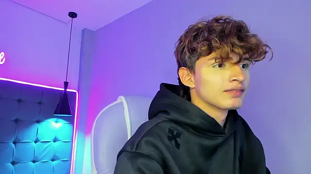 NicolasFerrer18 live sex cam