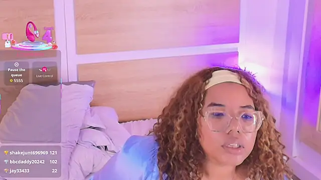 _nickypurple_'s cam snapshot