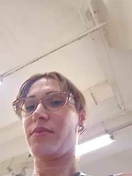 Irresistible24 live sex cam