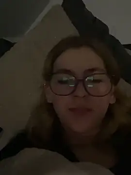 Milly-Kiss live sex cam