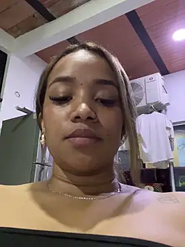 AriVelvet's cam snapshot