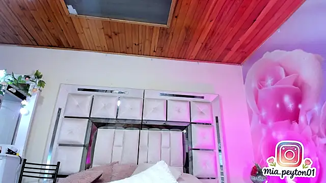 mia_peyton live sex cam