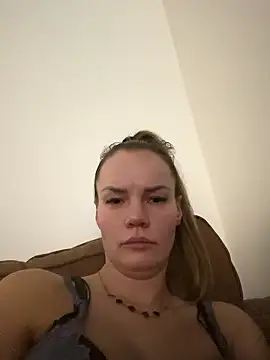 Cutebrowneyes_ live sex cam