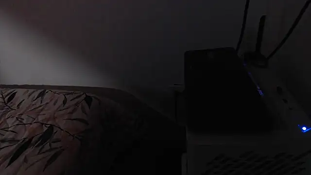 Hot_Horney699's cam snapshot