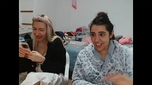 BarbieBlondieGirl's cam snapshot