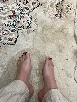 Bold-arabic-vibes's cam snapshot