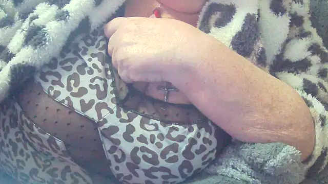 Playful_MILF_Demi's cam snapshot