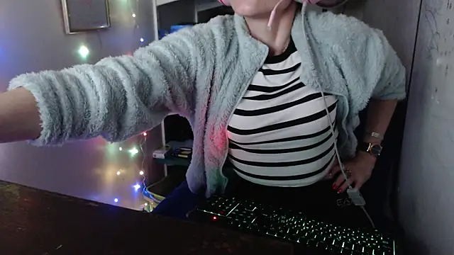 EvilFindomGoddess's cam snapshot