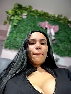 Naatalia live sex cam