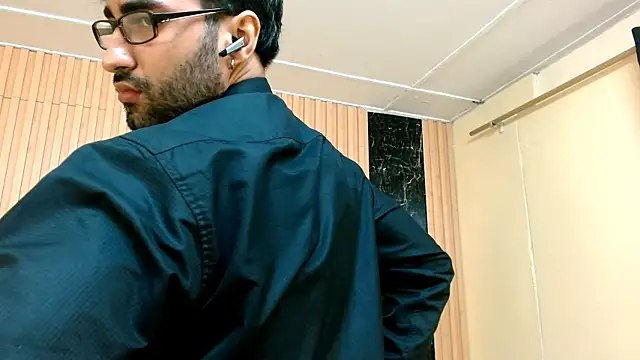 MilanZaire live sex cam