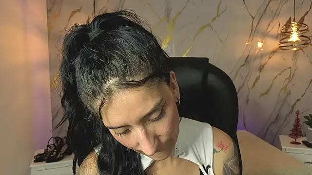 Scaarlettfox's cam snapshot