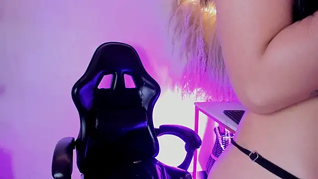 lunajones__'s cam snapshot