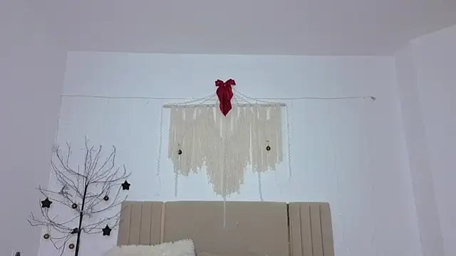 Little_mia__'s cam snapshot