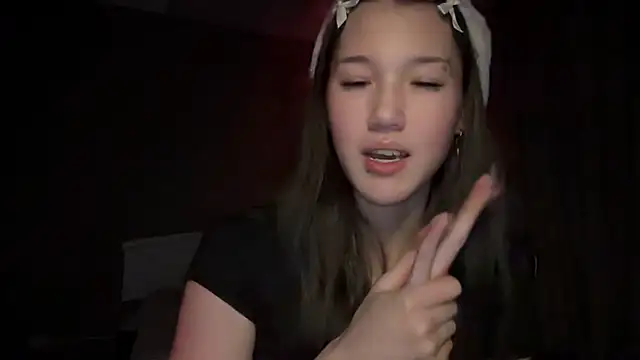 lilXdomii live sex cam