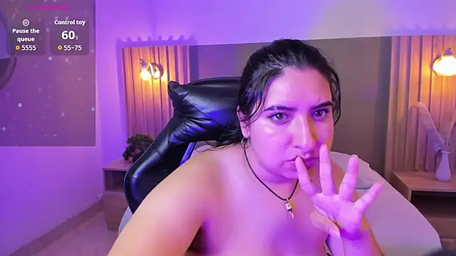 alice_coopperx's cam snapshot