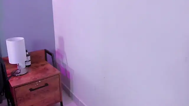 Amy_whittee live sex cam