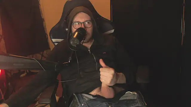 chicostick413's cam snapshot