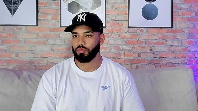 Chris_Varden live sex cam