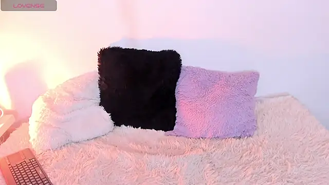 LadyStage's cam snapshot