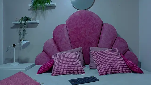 AbigailLenox__ live sex cam