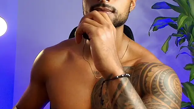 LiamGarcia1 live sex cam